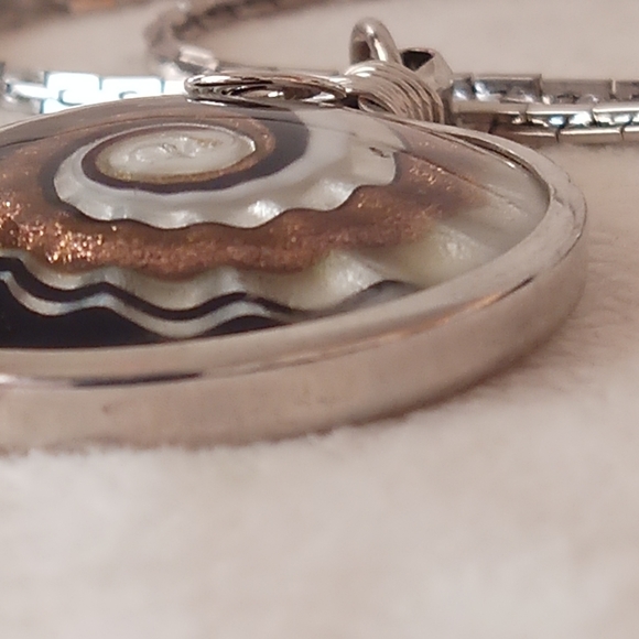 BESHEEK Glass Pendant Necklace NWOT - Picture 3 of 11